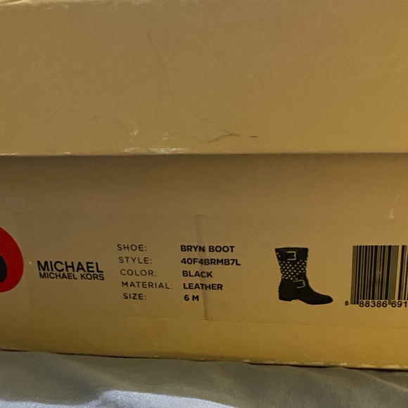 Michael Kors Bryn Bootie size 6 - Picture 2 of 6